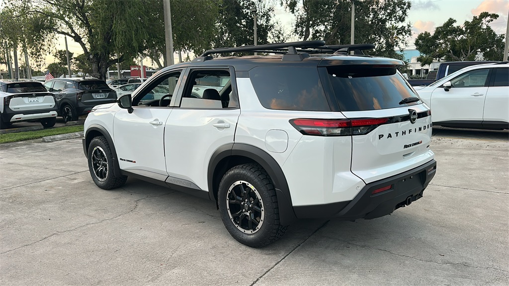 2025 Nissan Pathfinder Rock Creek photo 3