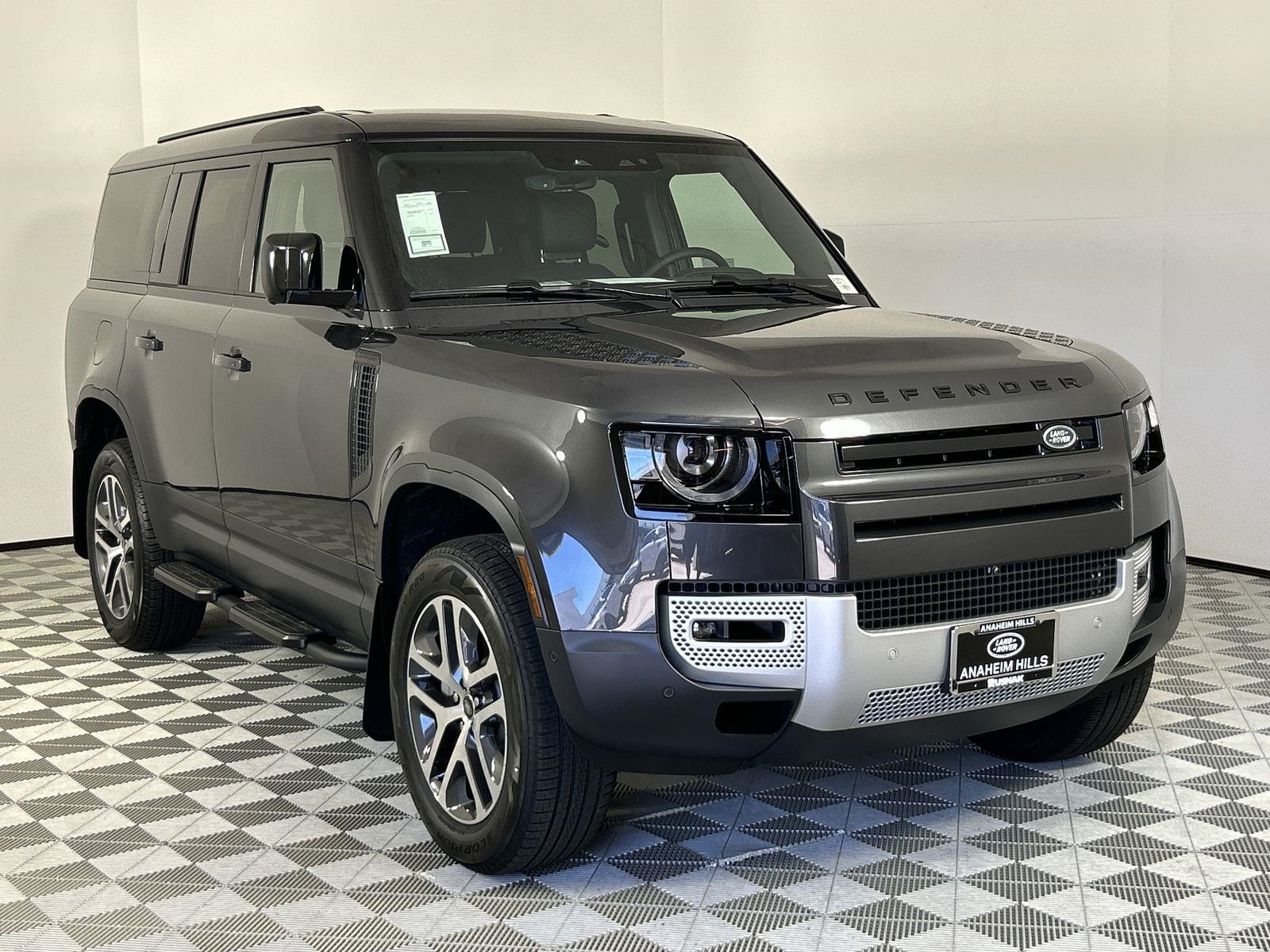 2025 Land Rover Defender 130 S photo 7