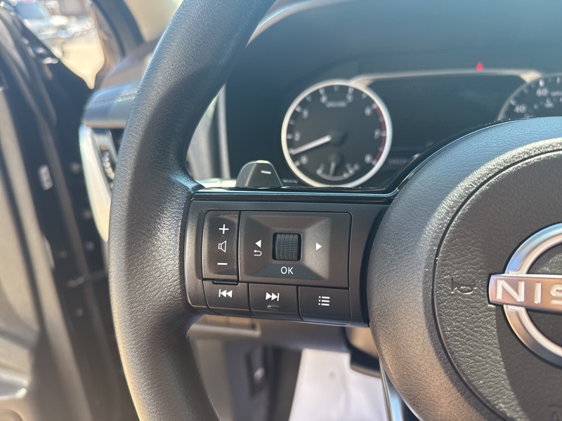 2022 Nissan Rogue SV photo 26