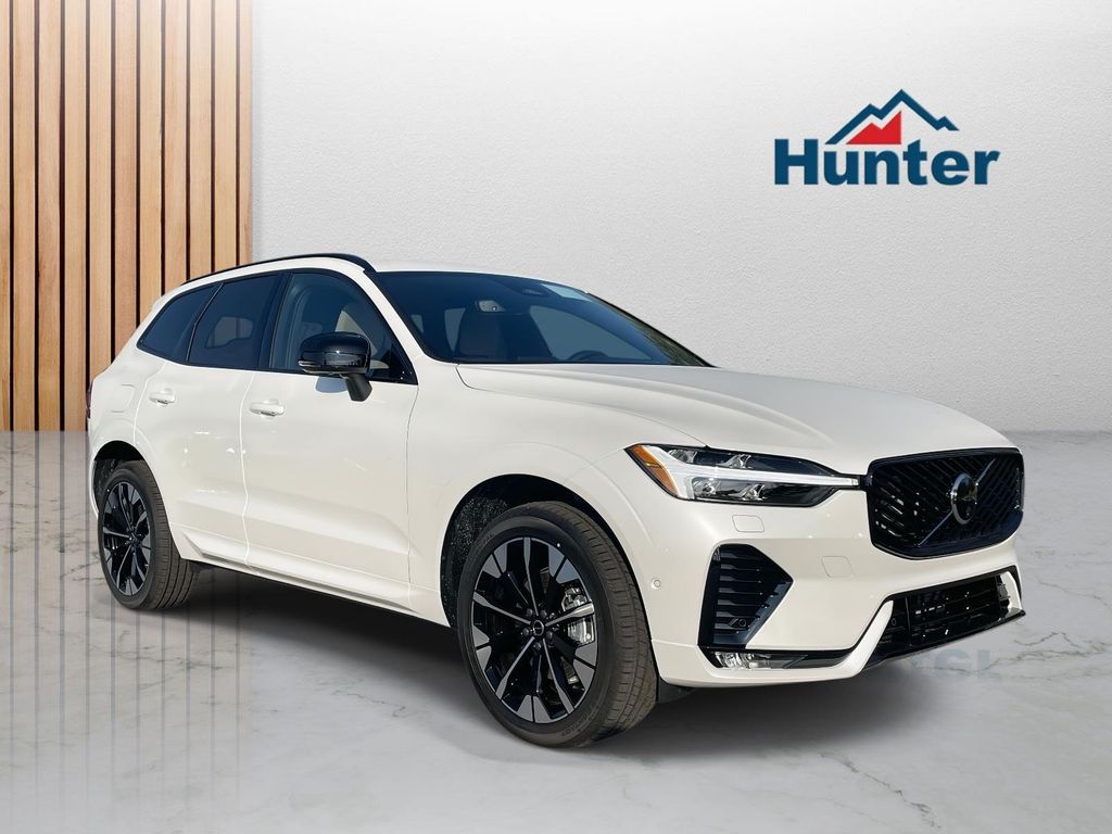 2026 Volvo XC60 Plus's photo