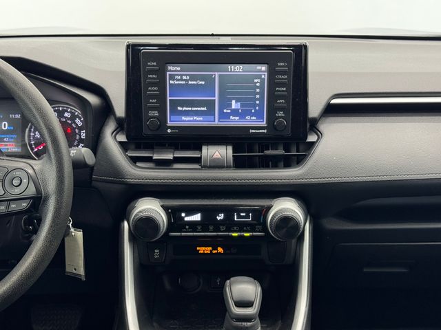 2021 Toyota RAV4 LE photo 4