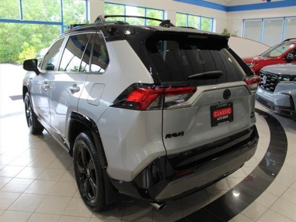 2021 Toyota RAV4 XSE Hybrid photo 4