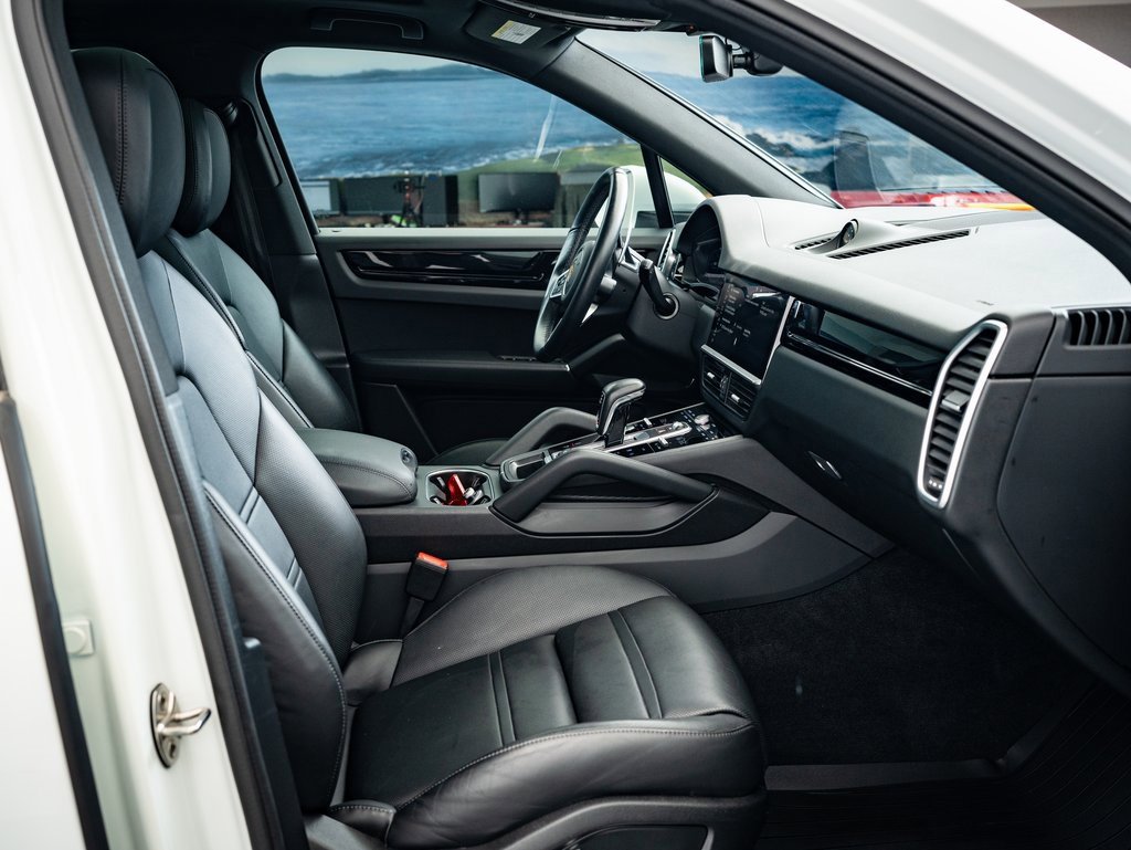 2021 Porsche Cayenne E-Hybrid photo 21