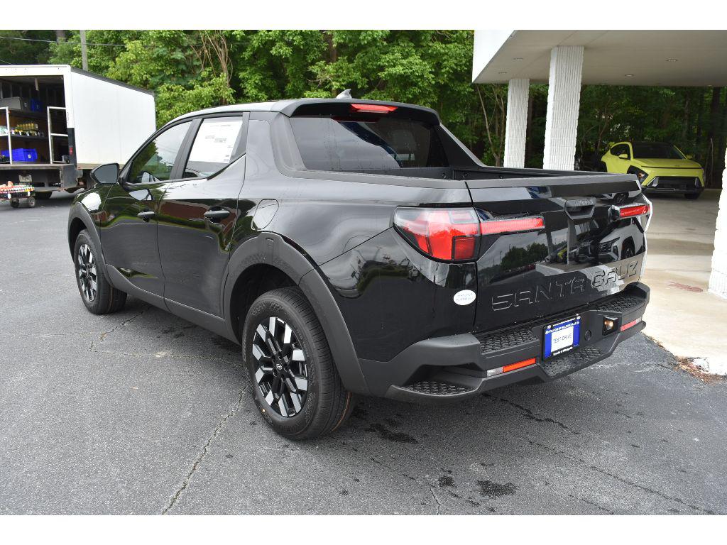 2025 Hyundai Santa Cruz SE photo 3