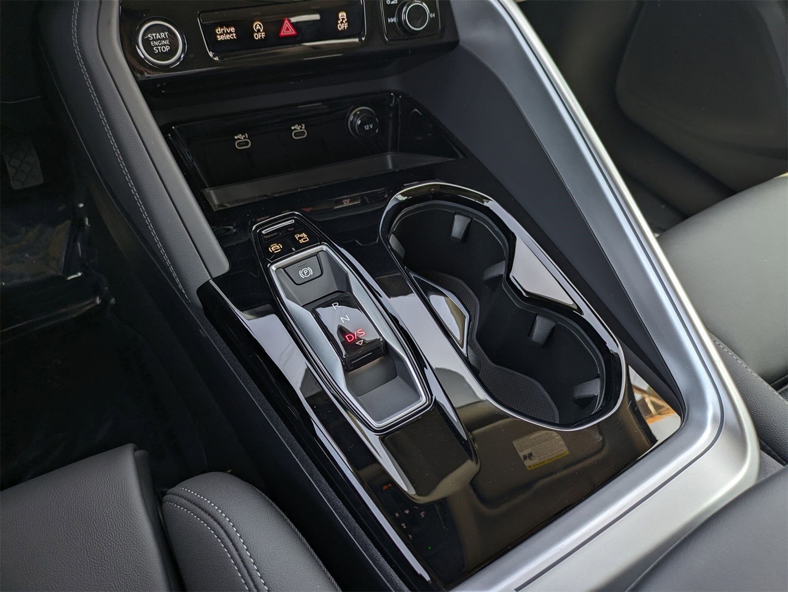2025 Audi Q5 2.0T Premium Plus photo 2