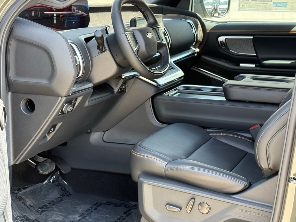 2025 Ford Expedition Platinum photo 7