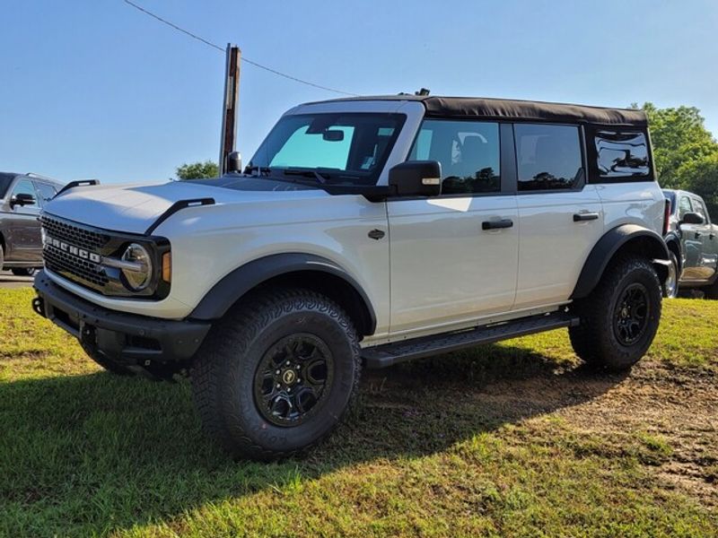 2024 Ford Bronco Wildtrak photo 3