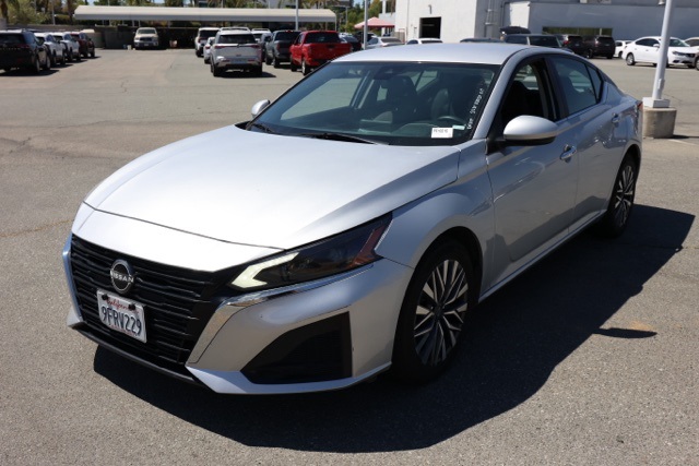 2023 Nissan Altima 2.5 SV photo 6
