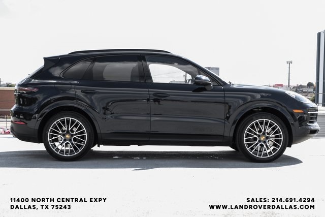 2023 Porsche Cayenne Base photo 4