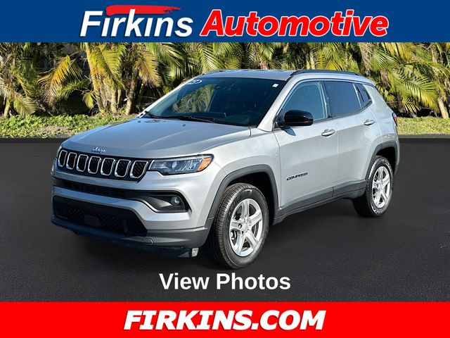 2023 Jeep Compass Latitude's photo