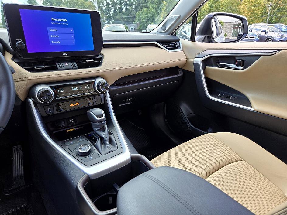 2024 Toyota RAV4 Hybrid Limited photo 19