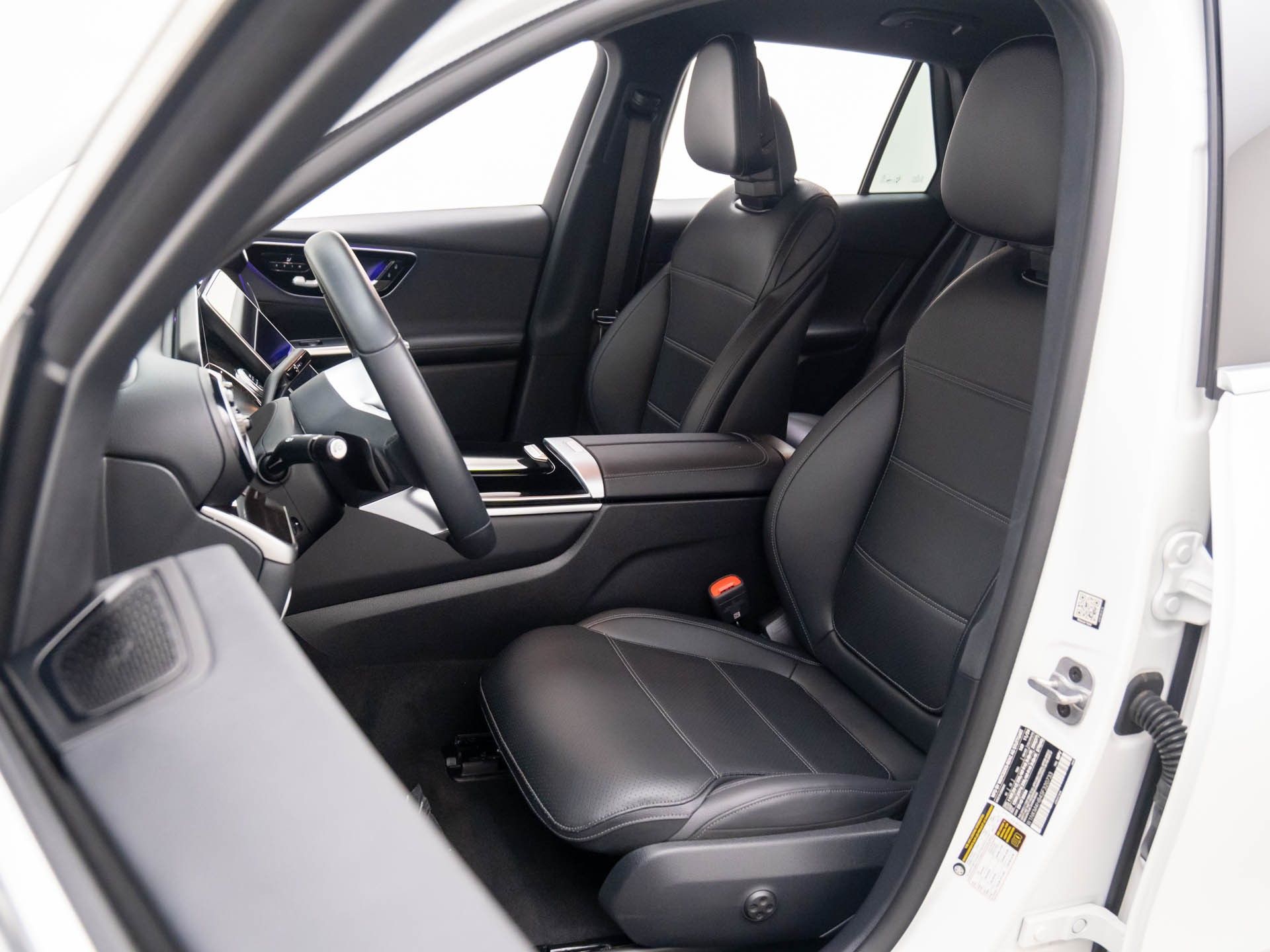 2025 Mercedes Benz GLC 300 4MATIC photo 14