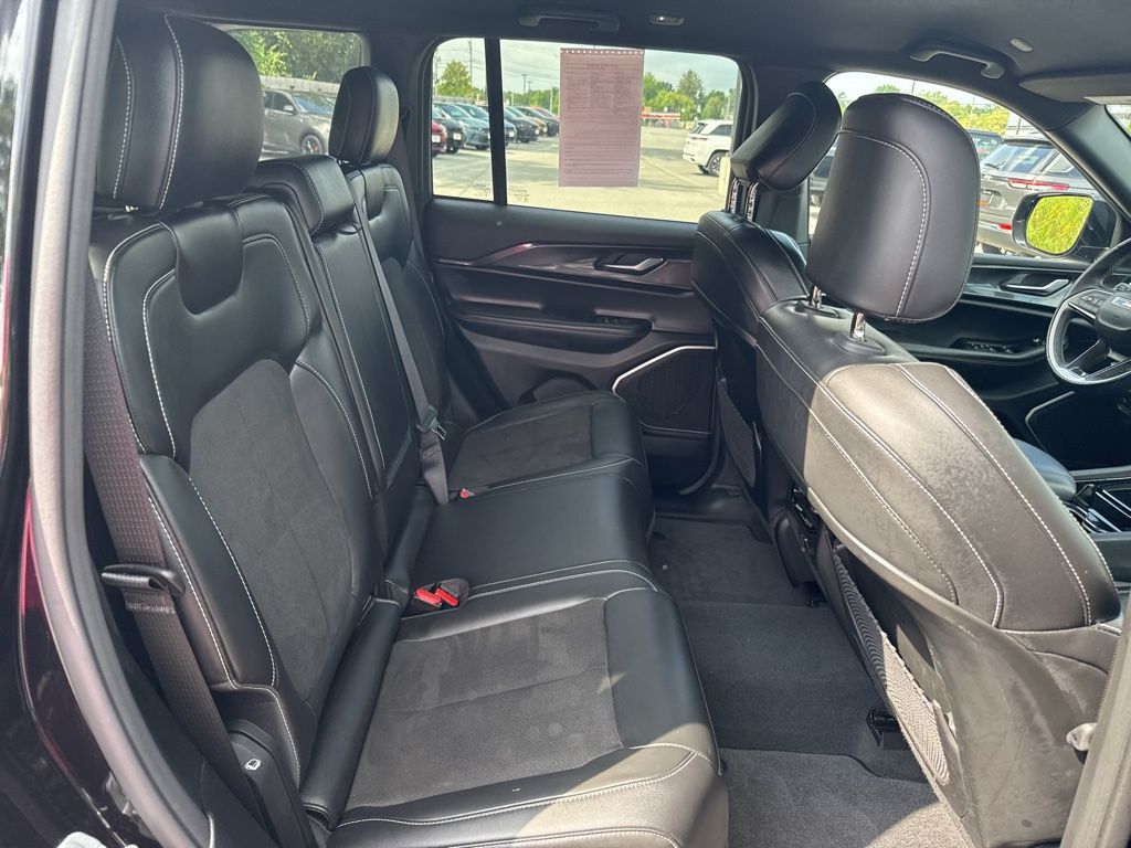 2022 Jeep Grand Cherokee Altitude photo 10