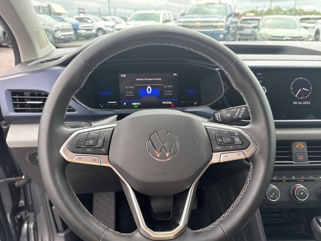 2022 Volkswagen Taos SE photo 8