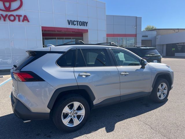 2021 Toyota RAV4 Hybrid XLE photo 4