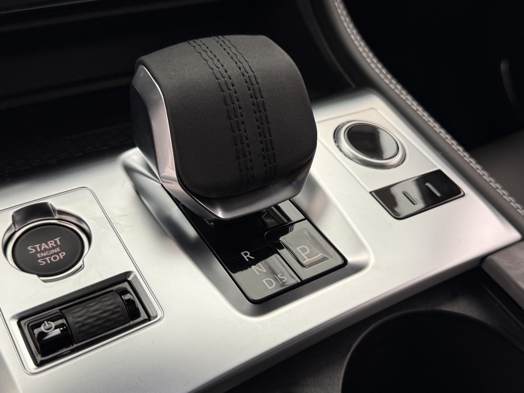 2026 Jaguar F-PACE P250 R-Dynamic S photo 12
