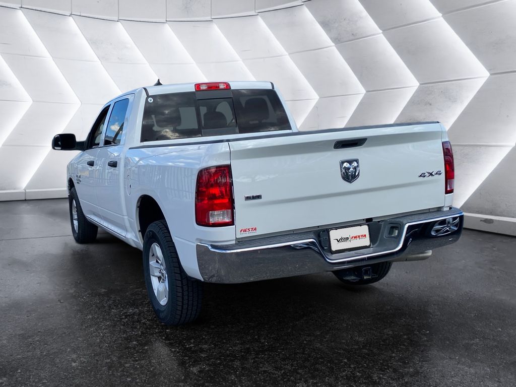 2023 Ram 1500 Classic SLT photo 4