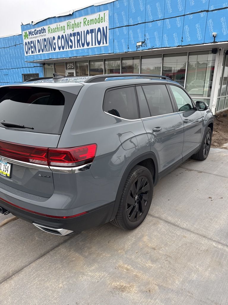 2025 Volkswagen Atlas SE Technology photo 4