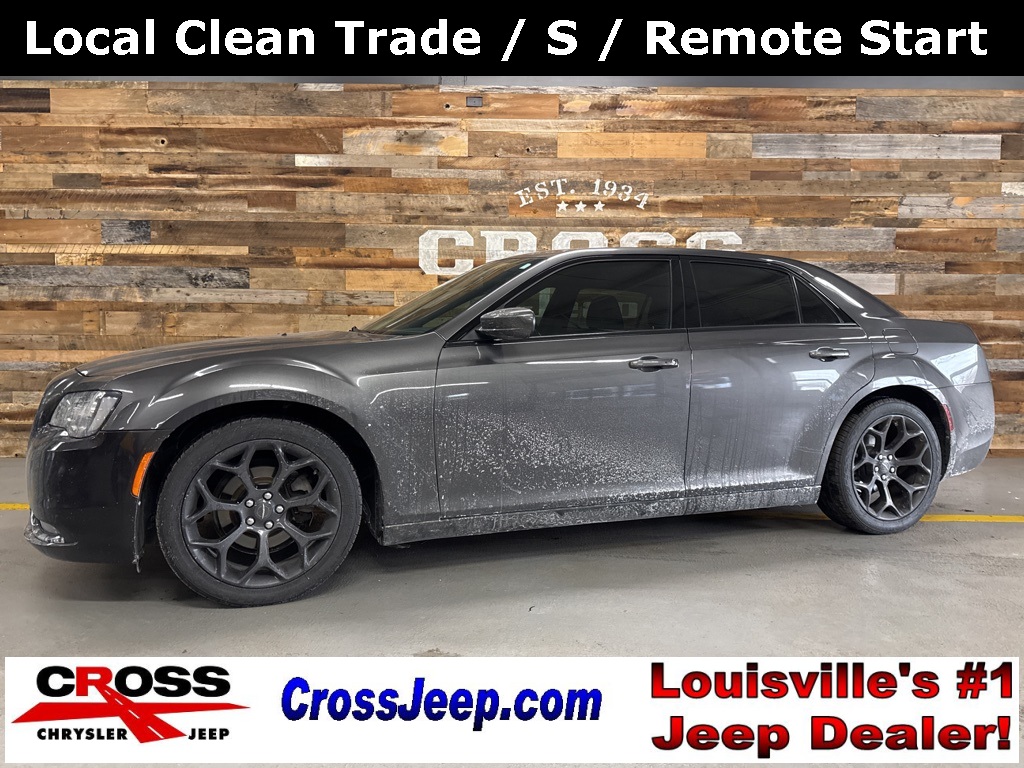 2019 Chrysler 300 S's photo