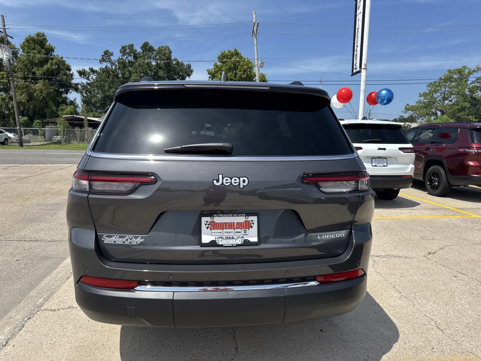 2025 Jeep Grand Cherokee Laredo X photo 4