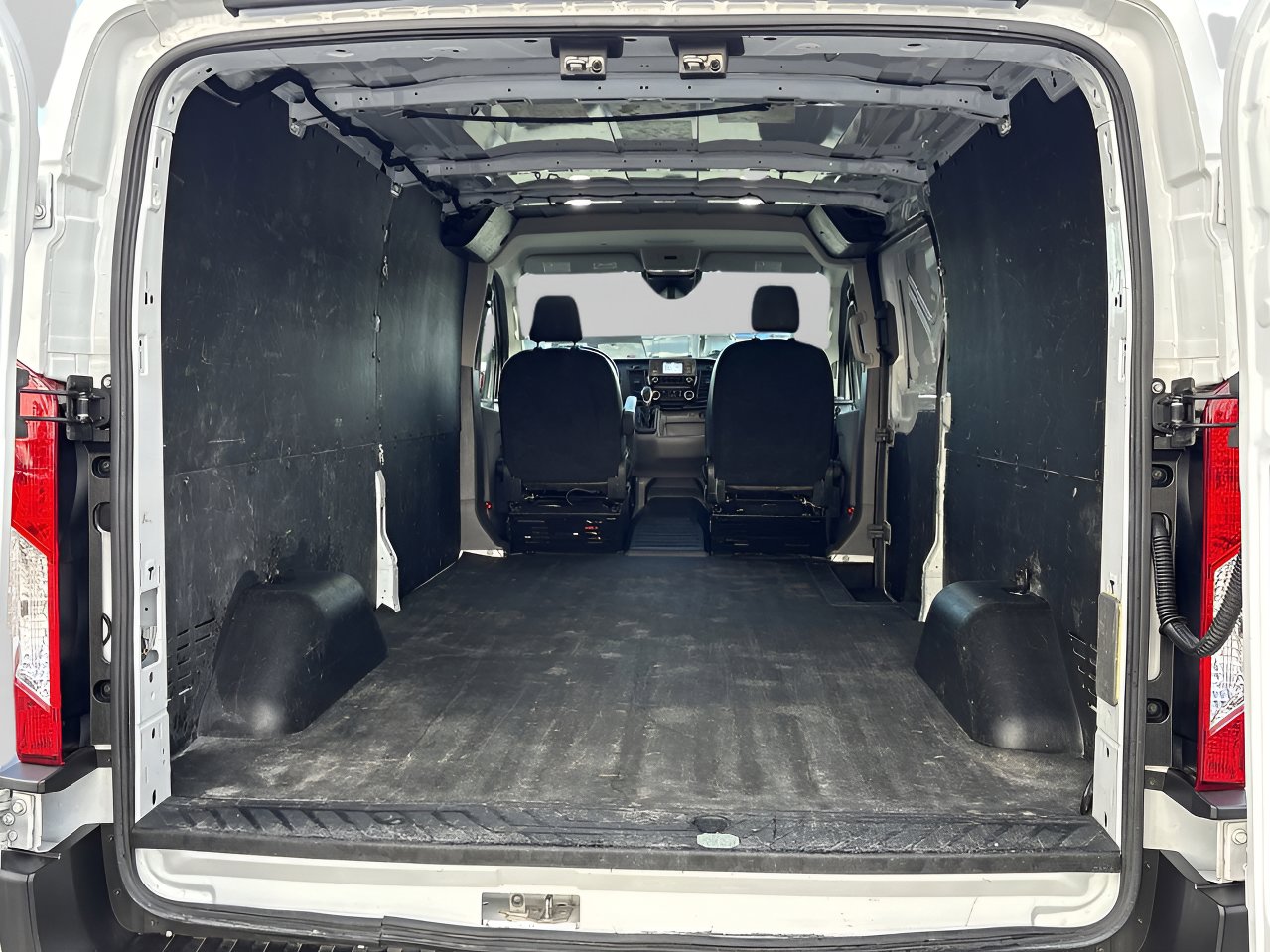 2023 Ford Transit Cargo Van photo 8