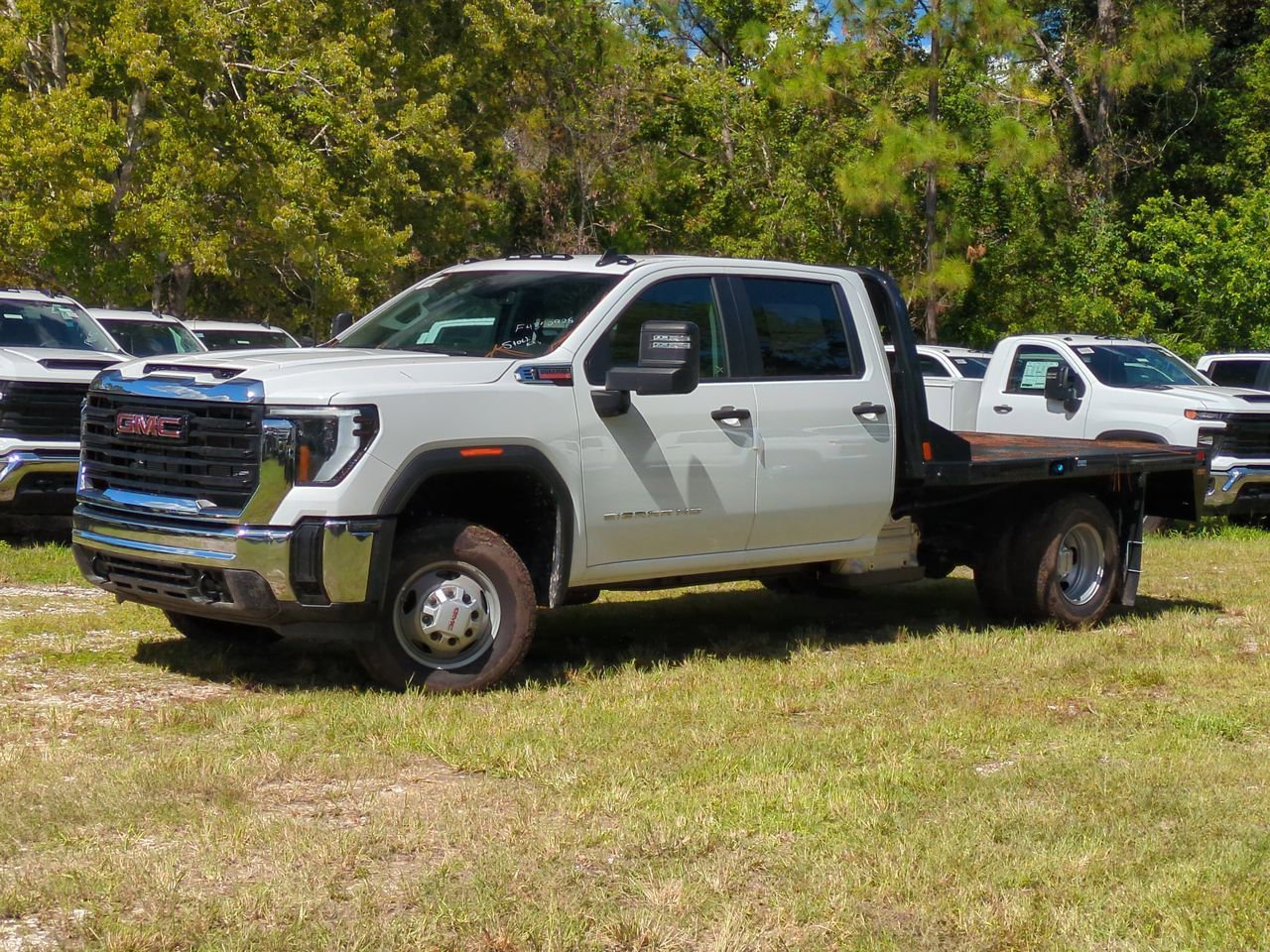 2025 GMC Sierra 3500 Chassis Cab Pro's photo