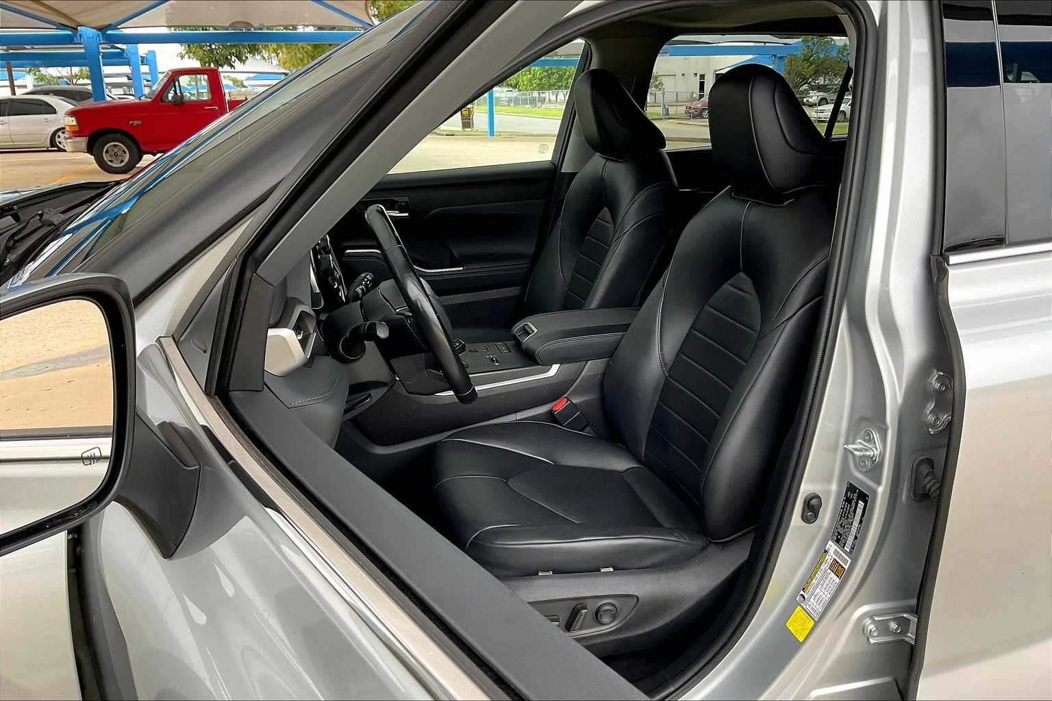 2022 Toyota Highlander XLE photo 4