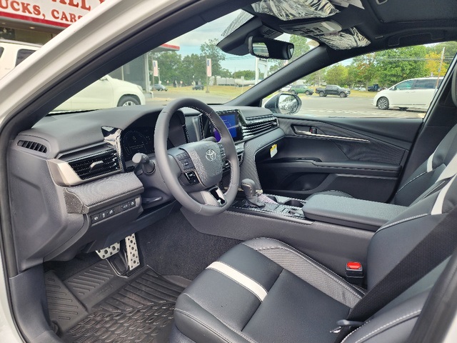 2025 Toyota Camry SE photo 11