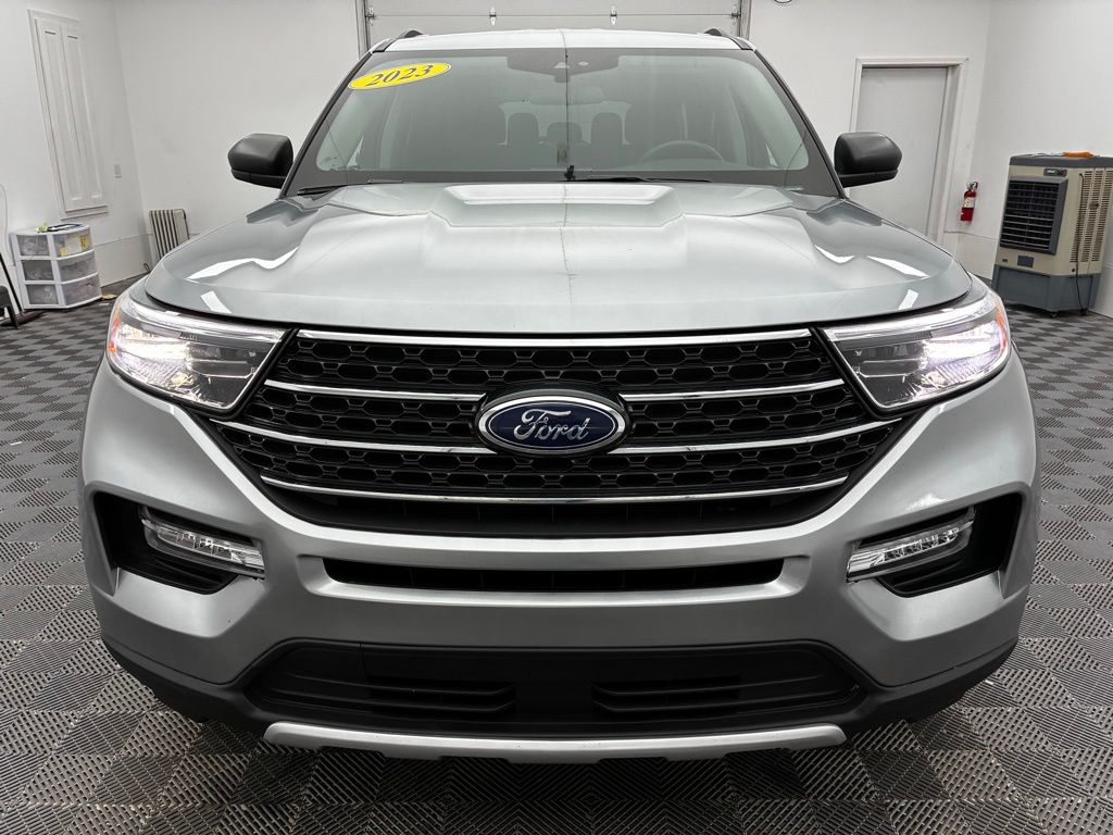 2023 Ford Explorer XLT photo 9