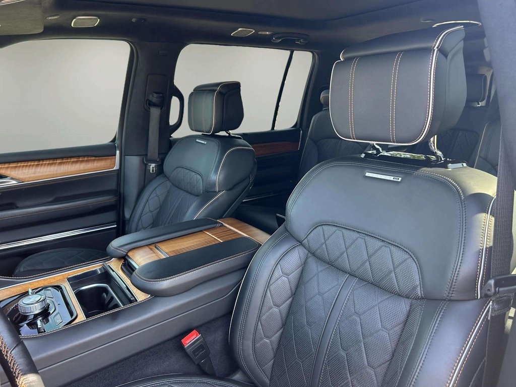 2024 Jeep Wagoneer L Series III photo 19