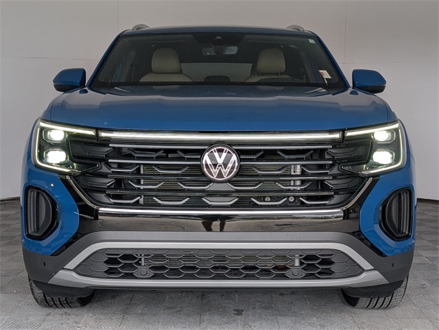 2025 Volkswagen Atlas Cross Sport SE Technology photo 3