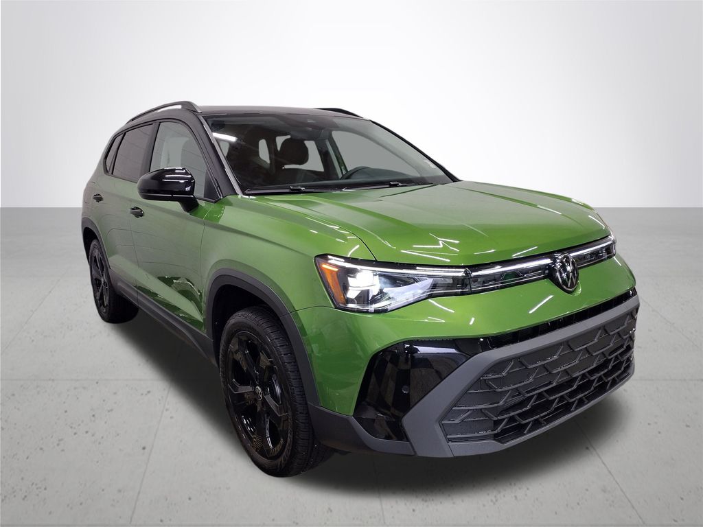 2025 Volkswagen Taos SE photo 4