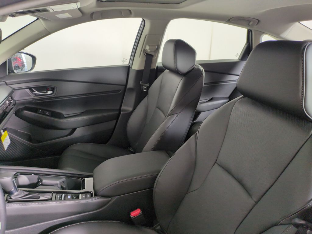 2025 Honda Accord Hybrid Touring photo 9