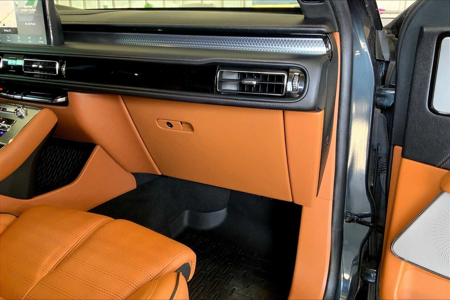 2023 Lincoln Aviator Black Label photo 16