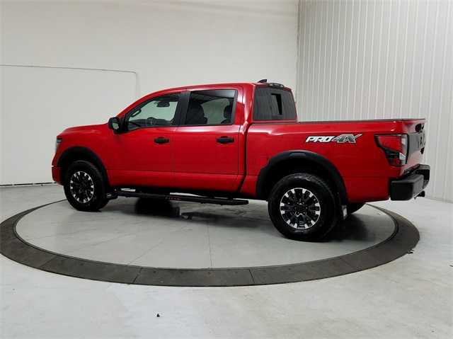 2024 Nissan Titan PRO-4X photo 3