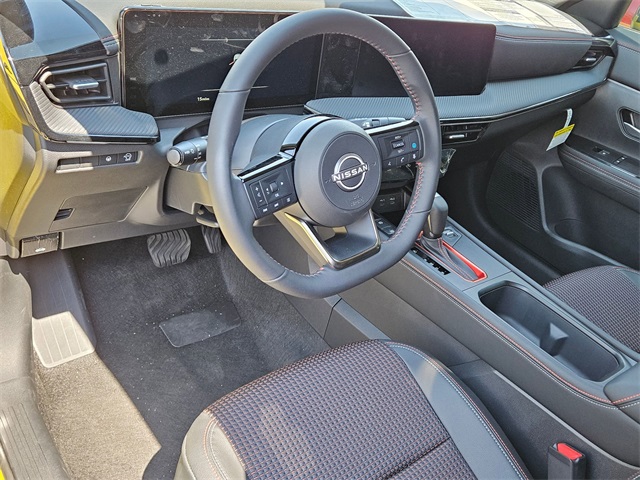 2025 Nissan Kicks SR photo 3