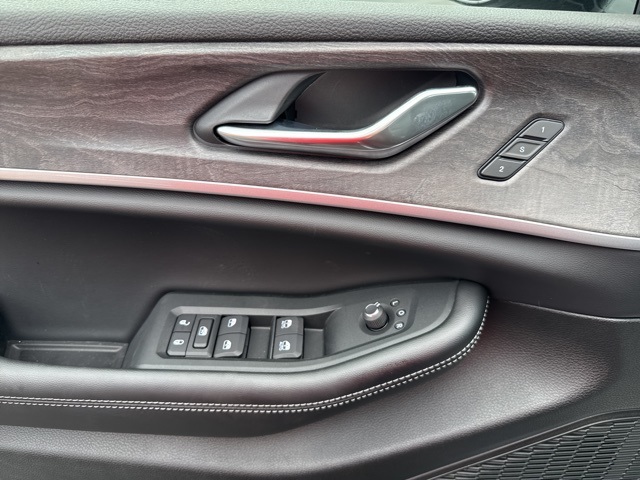 2025 Jeep Grand Cherokee Limited photo 11