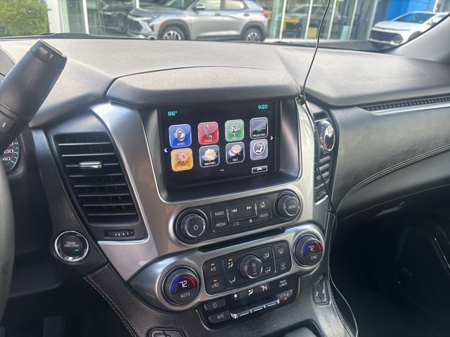 2018 Chevrolet Suburban LT photo 4