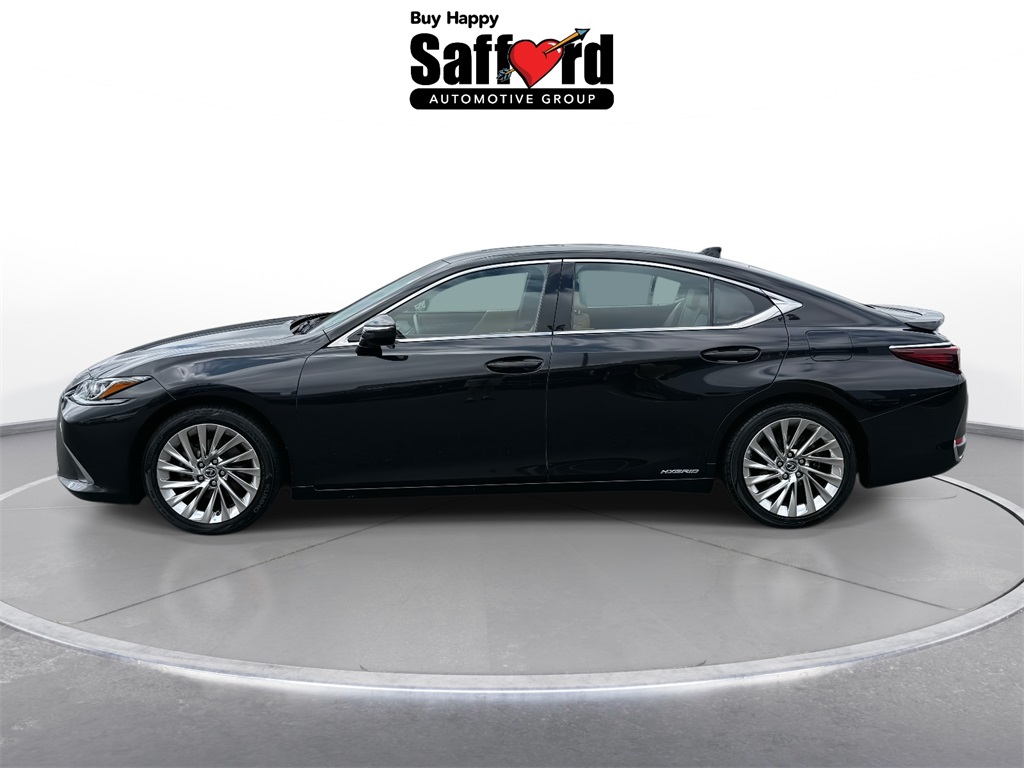 2019 Lexus ES 300h photo 2