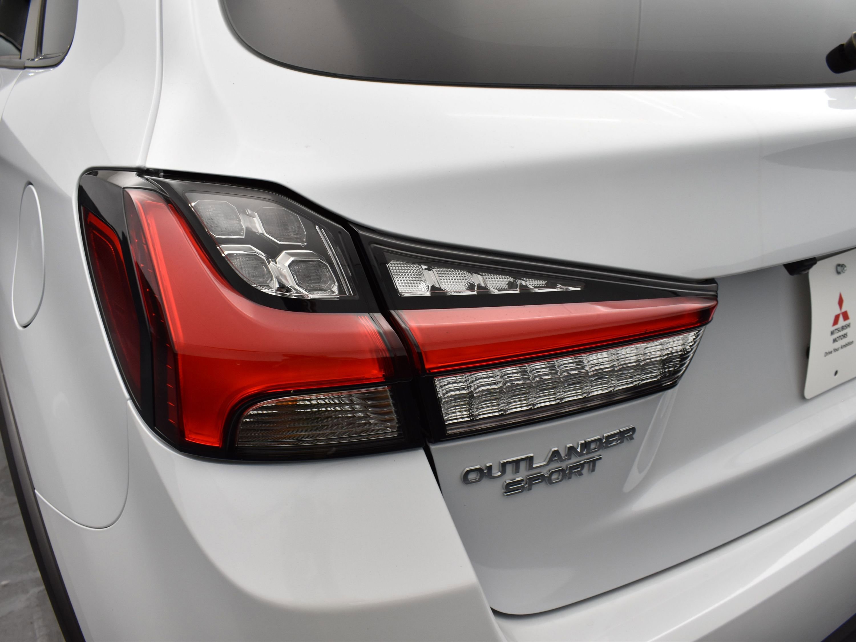 2025 Mitsubishi Outlander Sport ES SE LE photo 4