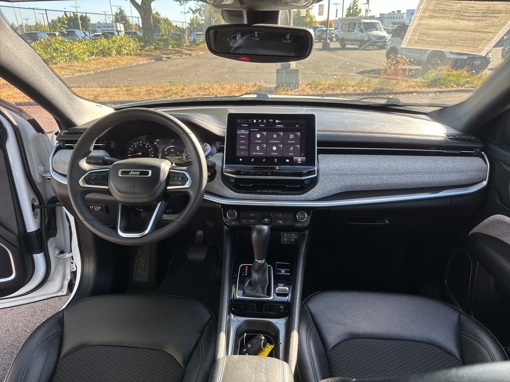 2024 Jeep Compass Latitude photo 28