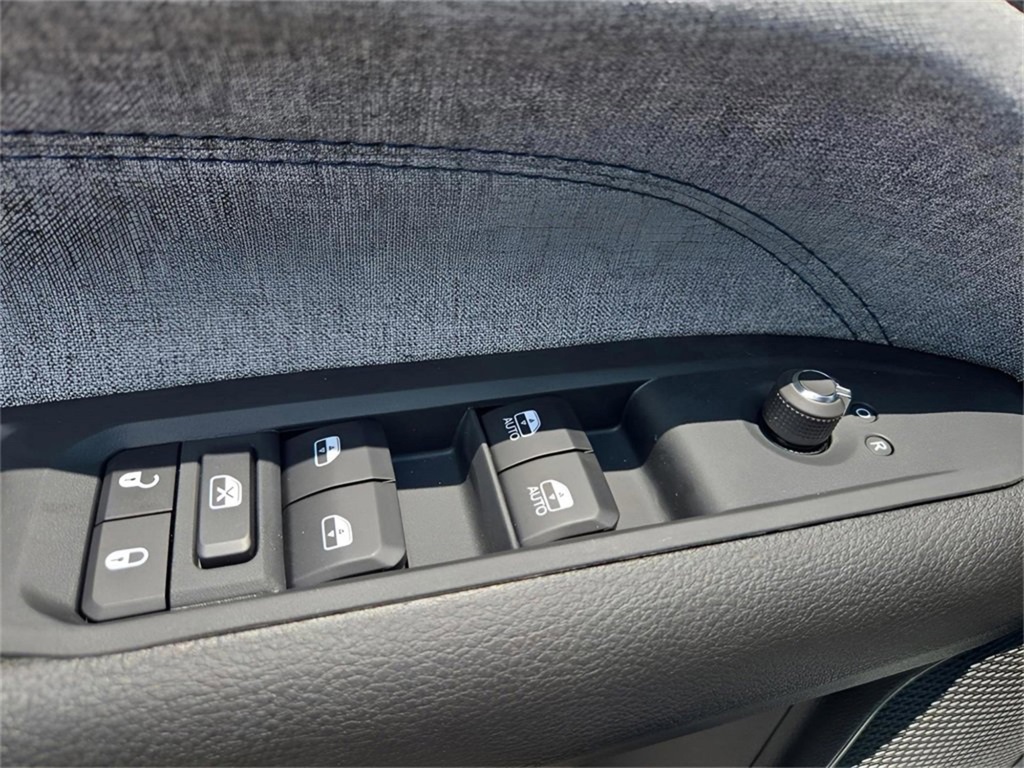 2025 Jeep Compass Latitude photo 30