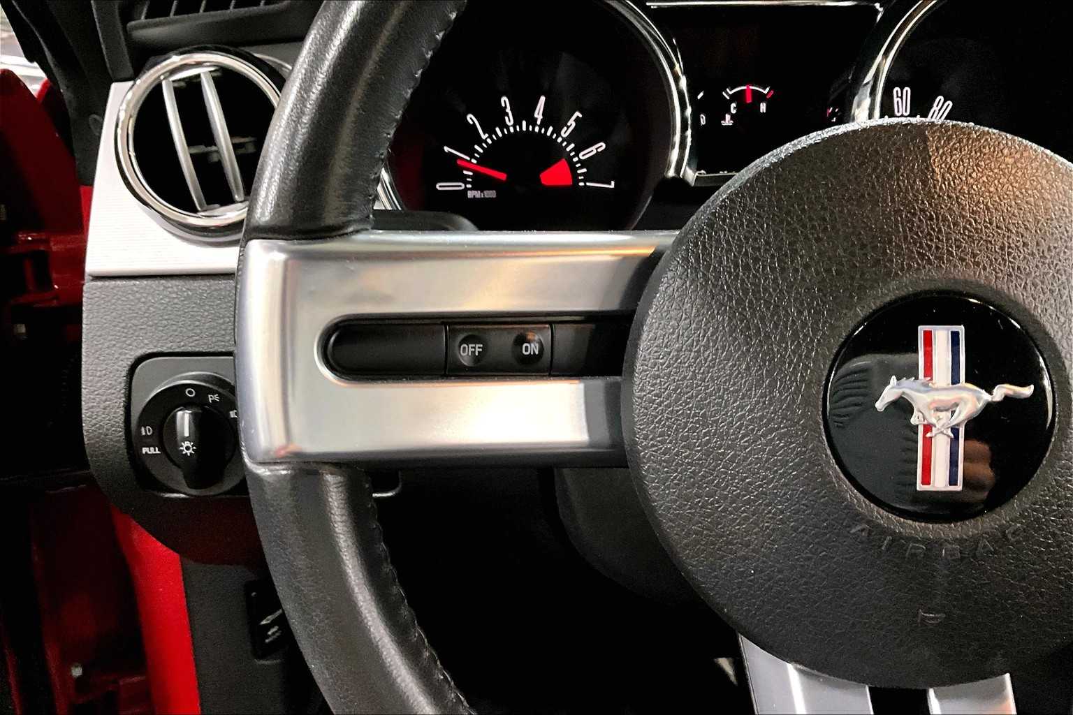2006 Ford Mustang Convertible photo 20