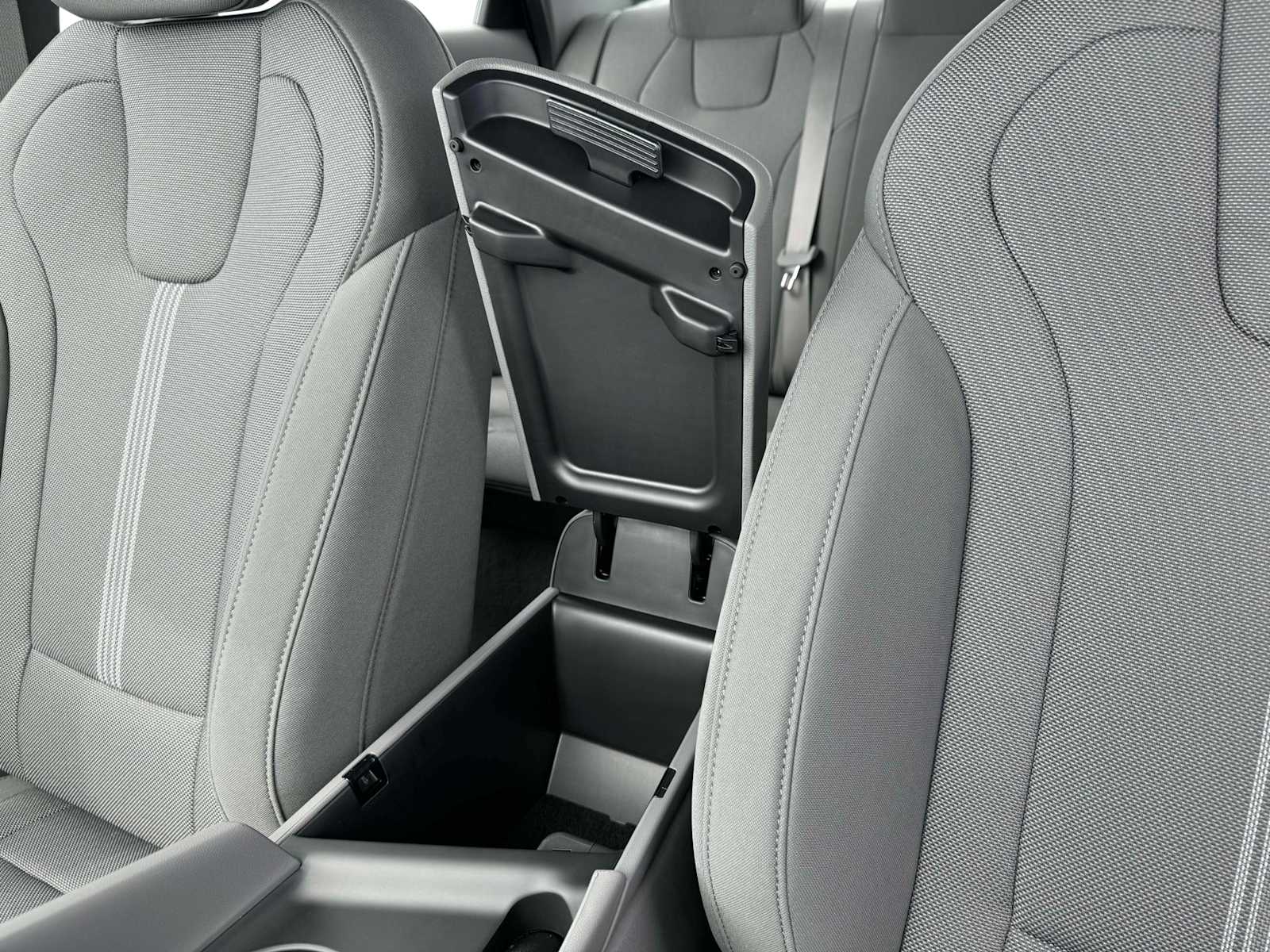 2025 Hyundai Elantra SE photo 17
