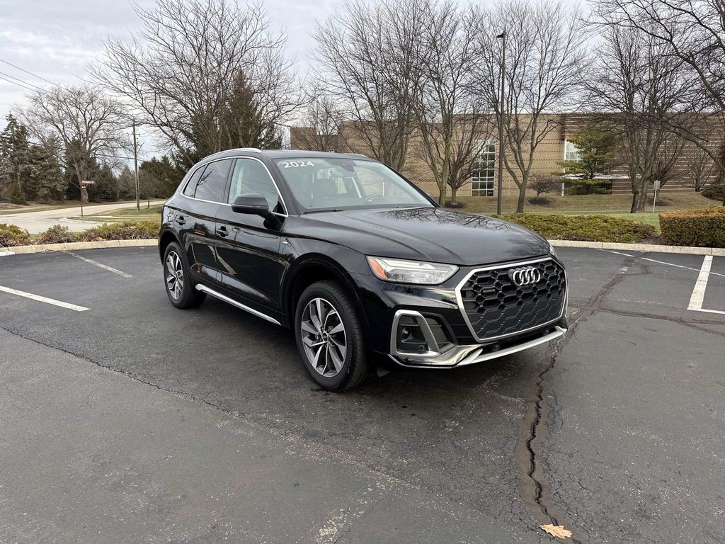 2024 Audi Q5 Premium Plus's photo
