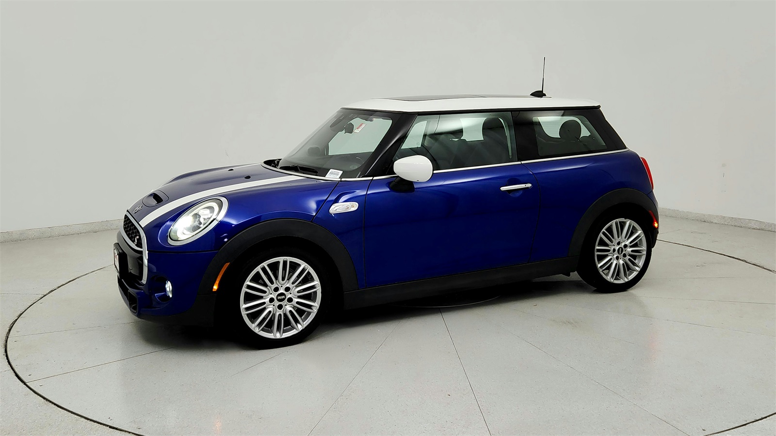 2020 Mini Cooper 2 Door Hardtop photo 3