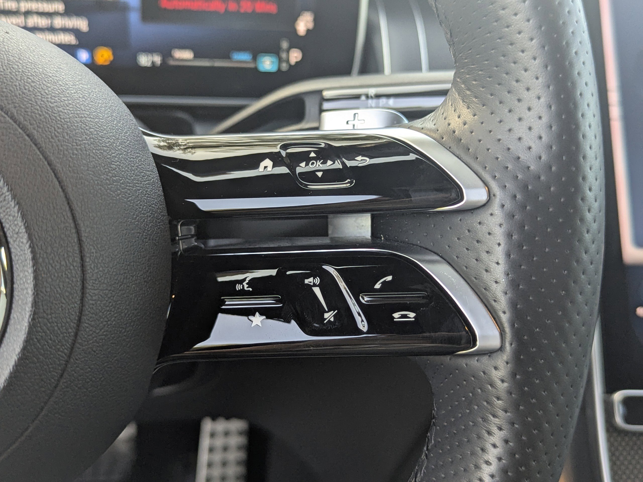 2023 Mercedes Benz GLC 300 photo 29