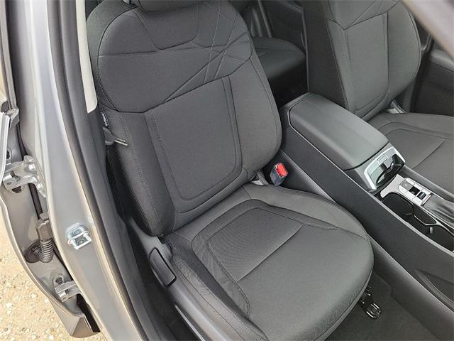 2025 Hyundai Tucson SE photo 18
