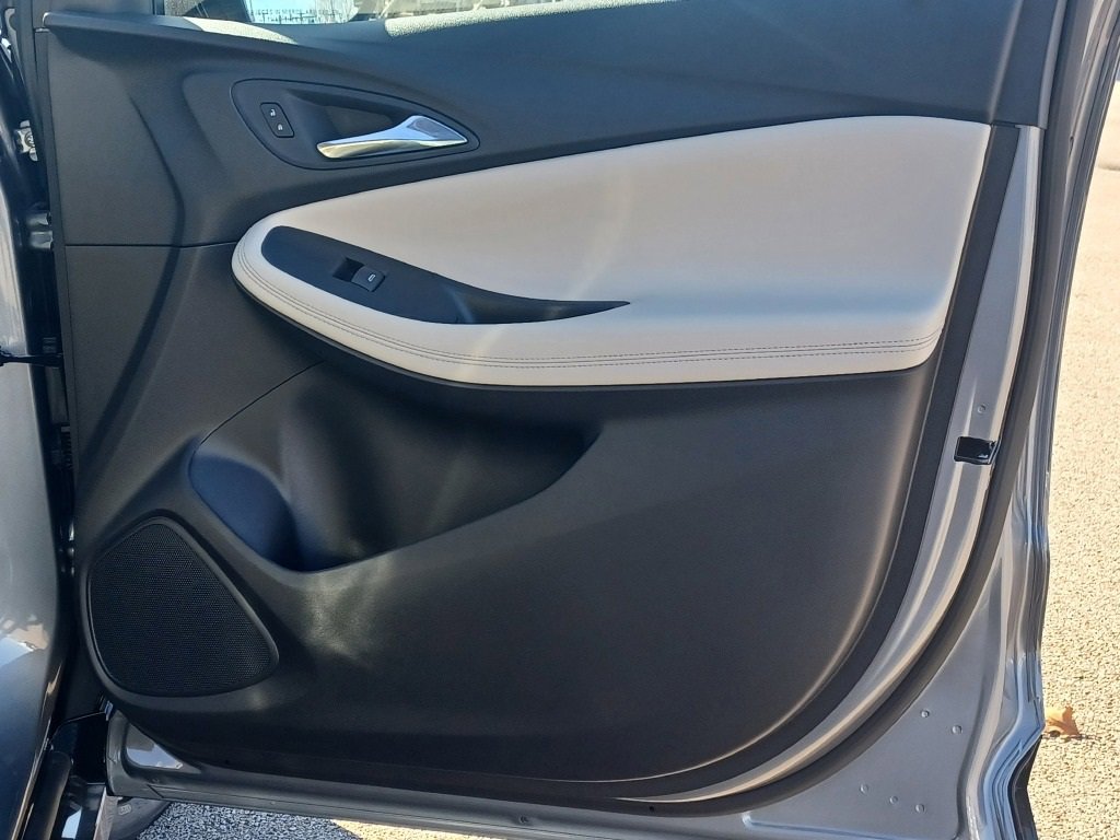 2024 Buick Encore GX Sport Touring photo 4