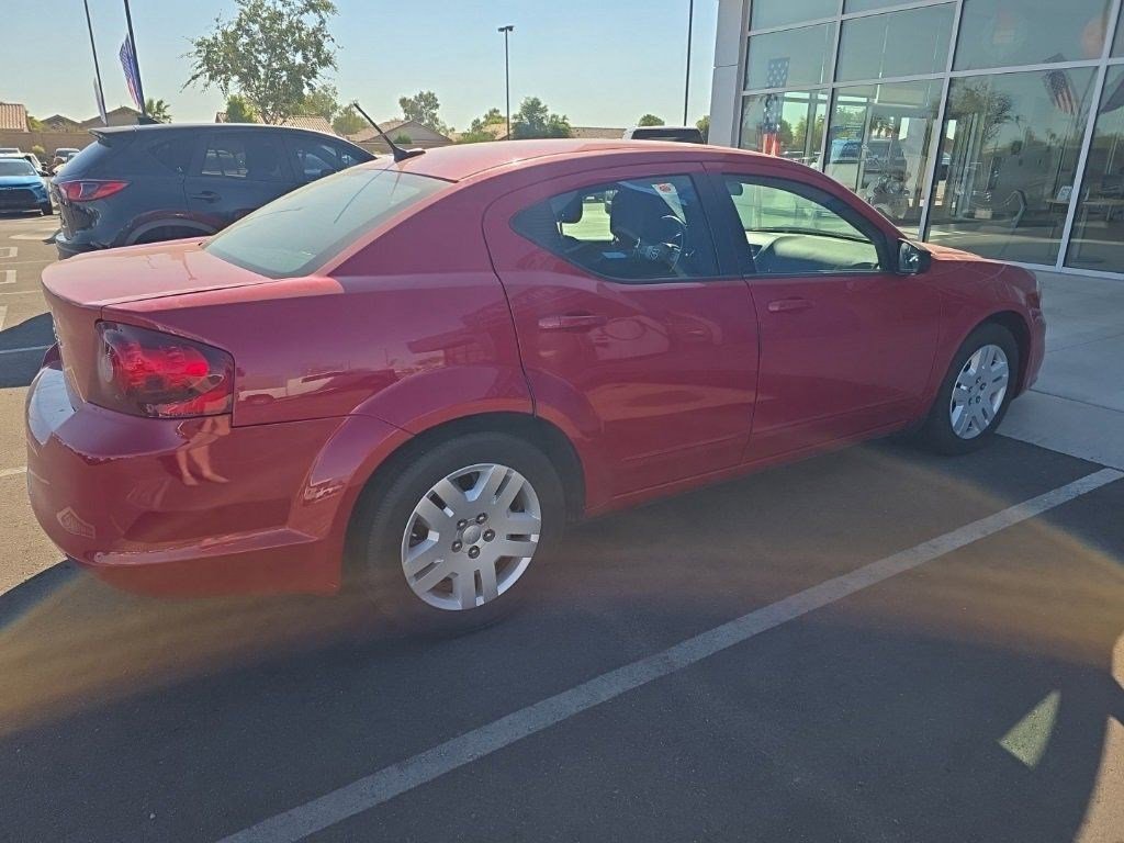 2012 Dodge Avenger SE photo 4